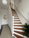 Treppe in das Obergeschoss - Gemütliches Altbremerhaus mit Atriumgarten ruhig und zentral im Ortsteil Walle!