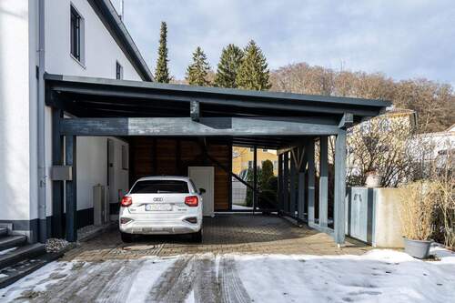 Carport - 6 Zimmer Doppelhaushälfte in Starnberg