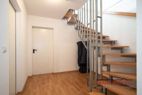 Treppe zu KG - 