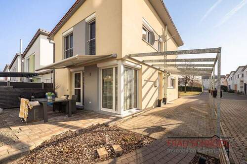 Bild 2 - 4 Zimmer Einfamilienhaus zum Kaufen in Singen