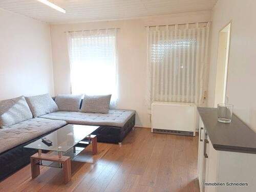 Wohnzimmer - 2 Zimmer Etagenwohnung zur Miete in Krefeld