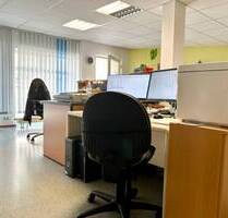 Gewerbeeinheit im gepflegten Wohn- und Geschäftshaus in Geyer!