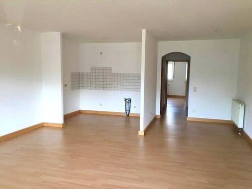 Wohnzimmer, unmöbliert - 