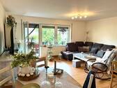 Wohnzimmer mit offener Küche - 