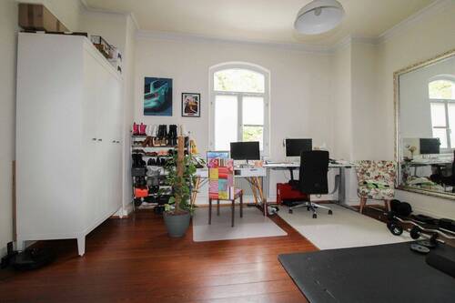 Büro EG - 8 Zimmer Mehrfamilienhaus, Wohnhaus in Rottweil