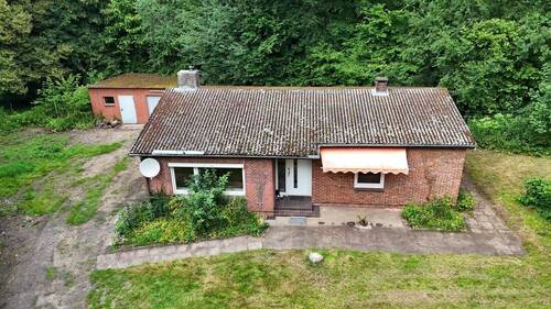 Luftaufnahme - Bungalow mit 126,30 m² in Albersdorf zum Kaufen