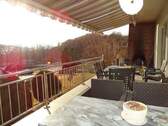 Terrasse mit Markise im EG - 