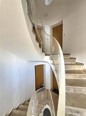 Gepflegtes Treppenhaus - 