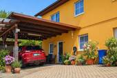 Einfahrt mit Carport & E-Ladestation - 6 Zimmer Einfamilienhaus in Kulmbach / Kirchleus