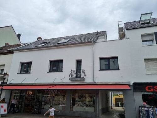 Hausansicht - Tolle 2-Zimmerwohnung im Herzen von Dormagen