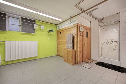 Wellnessbereich mit Dusche - 
