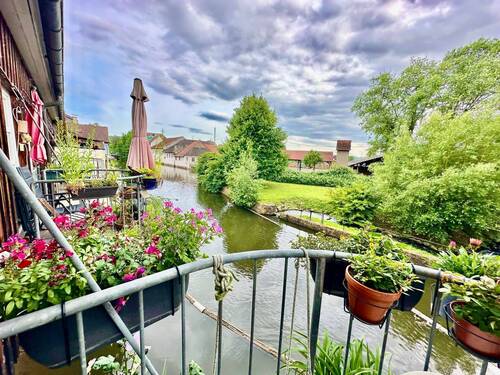 Toller Balkon am Wasser - 4 Zimmer Einfamilienhaus zum Kaufen in Kenzingen