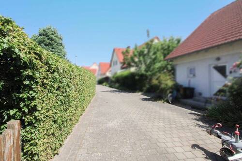 Weg zum Grundstück - Grundstück in Roßtal