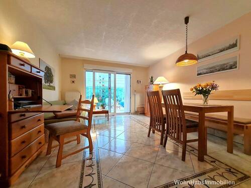 Esszimmer mit Zugang zum Wintergarten - Süd-West Seite - 