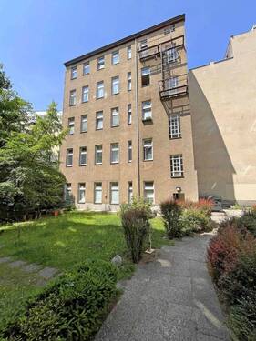 Rückseite Gebäude - Mehrfamilienhaus, Wohnhaus zum Kaufen in Berlin