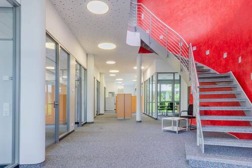 Bürofläche im Erdgeschoss - Halle zur Miete in Arnsberg