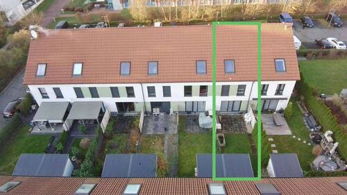 Hausansicht - Leerstehendes Reihenmittelhaus mit Garten, EBK, 141m2 Wohnfläche auf 3 Etagen + 2 Stellplätze!