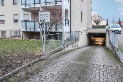 Zufahrt Garage - 