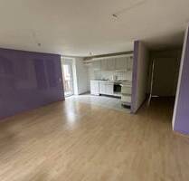 Schöne 2 ZKB ca. 60 qm mit Einbauküche und Balkon im EG in guter Lage Guxhagen