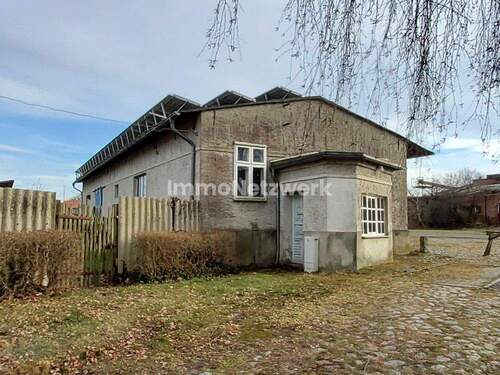 Gebäudeansicht Haupteingang - Halle zum Kaufen in Wittstock/Dosse Freyenstein / Freyenstein