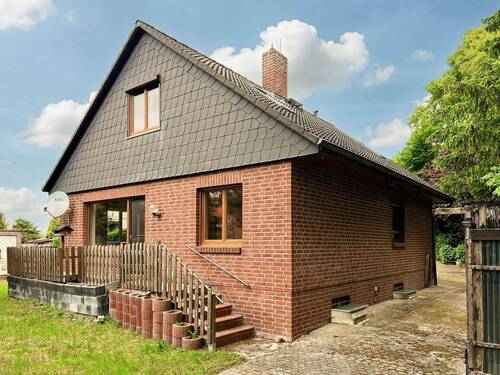 Ansicht Gartenseite Wohnzimmer, Südseite.jpg - 5 Zimmer Einfamilienhaus in Calberlah