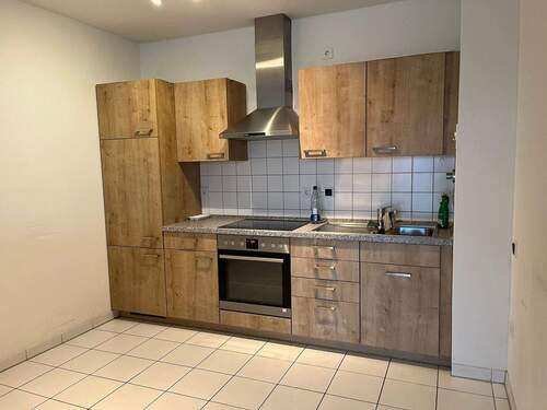 Moderne Einbauküche - Etagenwohnung mit 71,00 m&sup2; in Feuchtwangen zur Miete