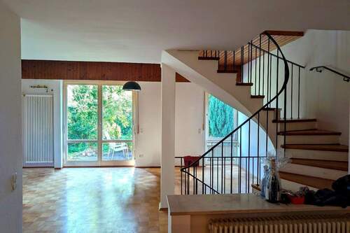 Blick in das Wohnzimmer - Einfamilienhaus mit 165,00 m&sup2; in Hebertshausen zum Kaufen