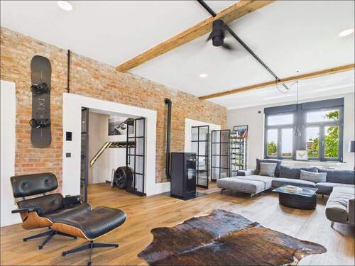 Hier lässt es sich aushalten! - 9 Zimmer Mehrfamilienhaus, Wohnhaus zum Kaufen in Johannesberg