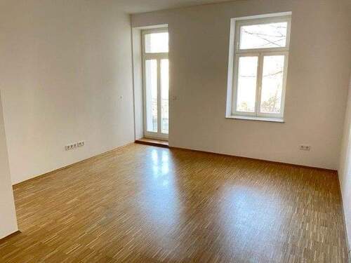  Wohnzimmer - 2 Zimmer Etagenwohnung zur Miete in Chemnitz