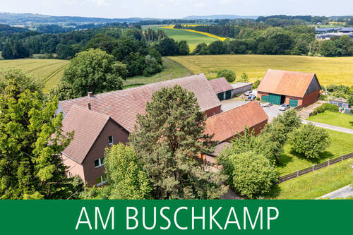 Ansicht Land und Hof - Traditionelle Hofstelle mit 2 Wohnungen und Nebengebäuden
