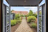 Blick Gartentor - 