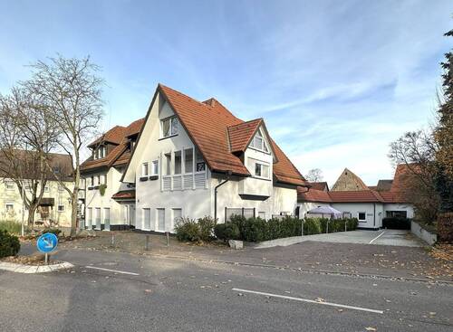 1. Außen.jpg - 2 Zimmer Etagenwohnung zum Kaufen in Riegel