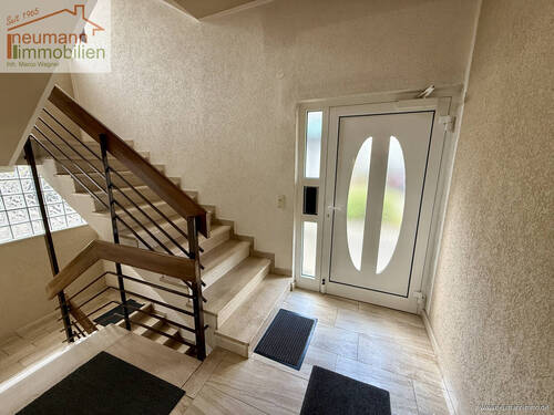 Treppenhaus/ Eingangsbereich - Büro in Waldbreitbach