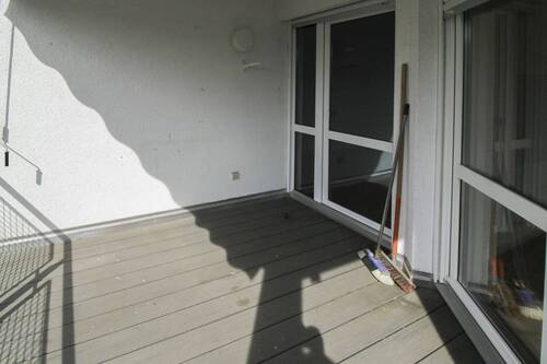 Balkon beim Wohnzimmer und Büro - 