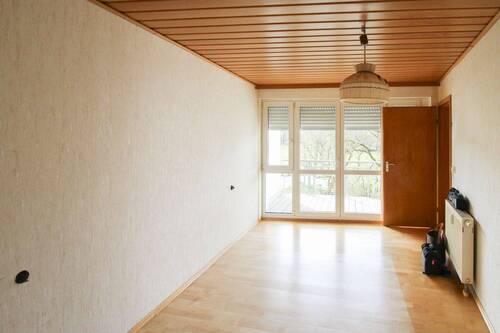 Schlafzimmer mit Zugang Balkon - 