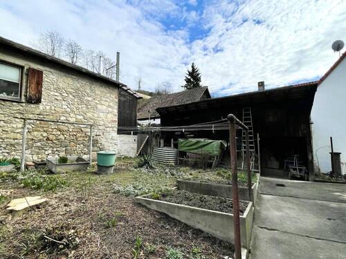 Nutzgarten hinter dem Haus - 