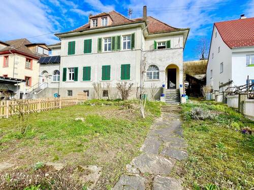 Frontansicht - für den Handwerker: 4-Zimmer Wohnung im Stil einer DHH mit Garten und Schopf in Kleinkems