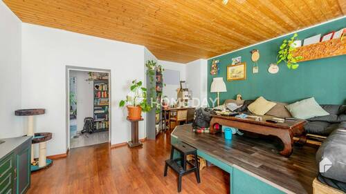 Wohnzimmer 2 - 4 Zimmer Etagenwohnung in Halle