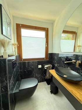 WC - 