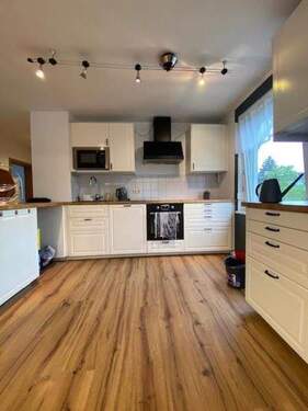 Küche - Lichtdurchflutete 2- Zimmer-Wohnung mit offene Küche in Toplage- möbliert