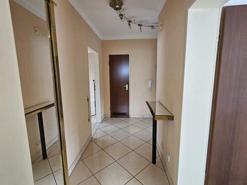 Diele - Etagenwohnung mit 74,00 m&sup2; in Essen zum Kaufen