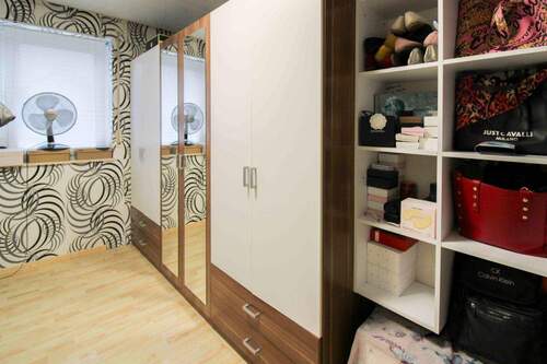 Ansicht Kleiderzi. (Kind 1) - 