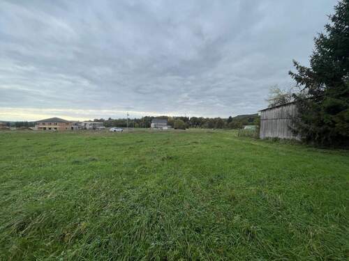 Grundstücksansicht rechts - Grundstück in Salmtal