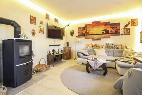 Wohnzimmer_EG - 6 Zimmer Einfamilienhaus zum Kaufen in Gedern