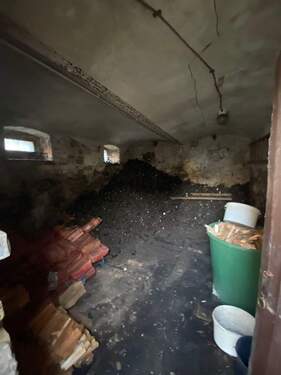 Kohlenlager in Scheune - 
