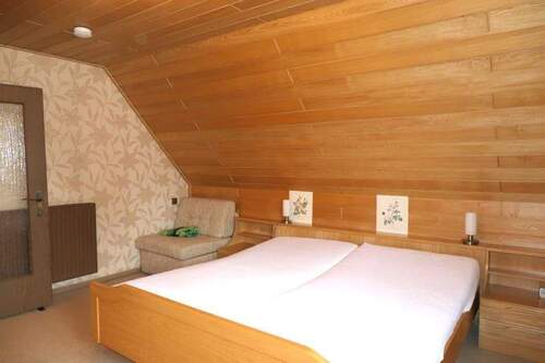 Zimmer 2 - 