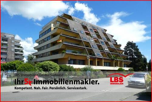 Gesamtansicht Terrassenhaus - Charmante 2-Zimmer-Wohnung mit Balkon und Aufzug