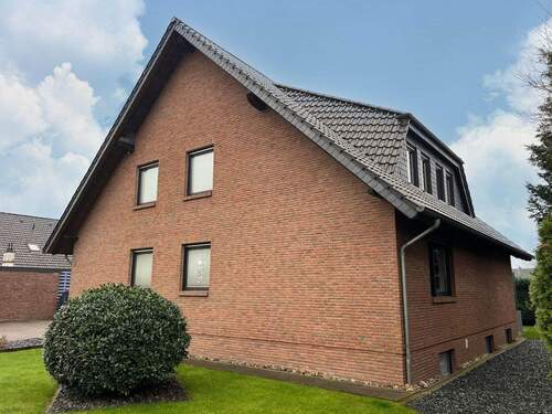 Ansicht Straße.jpg - 7 Zimmer Einfamilienhaus in Gifhorn