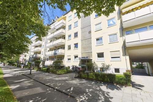 Gebäude Vorderseite - 