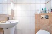 Separates Gäste - WC
- 